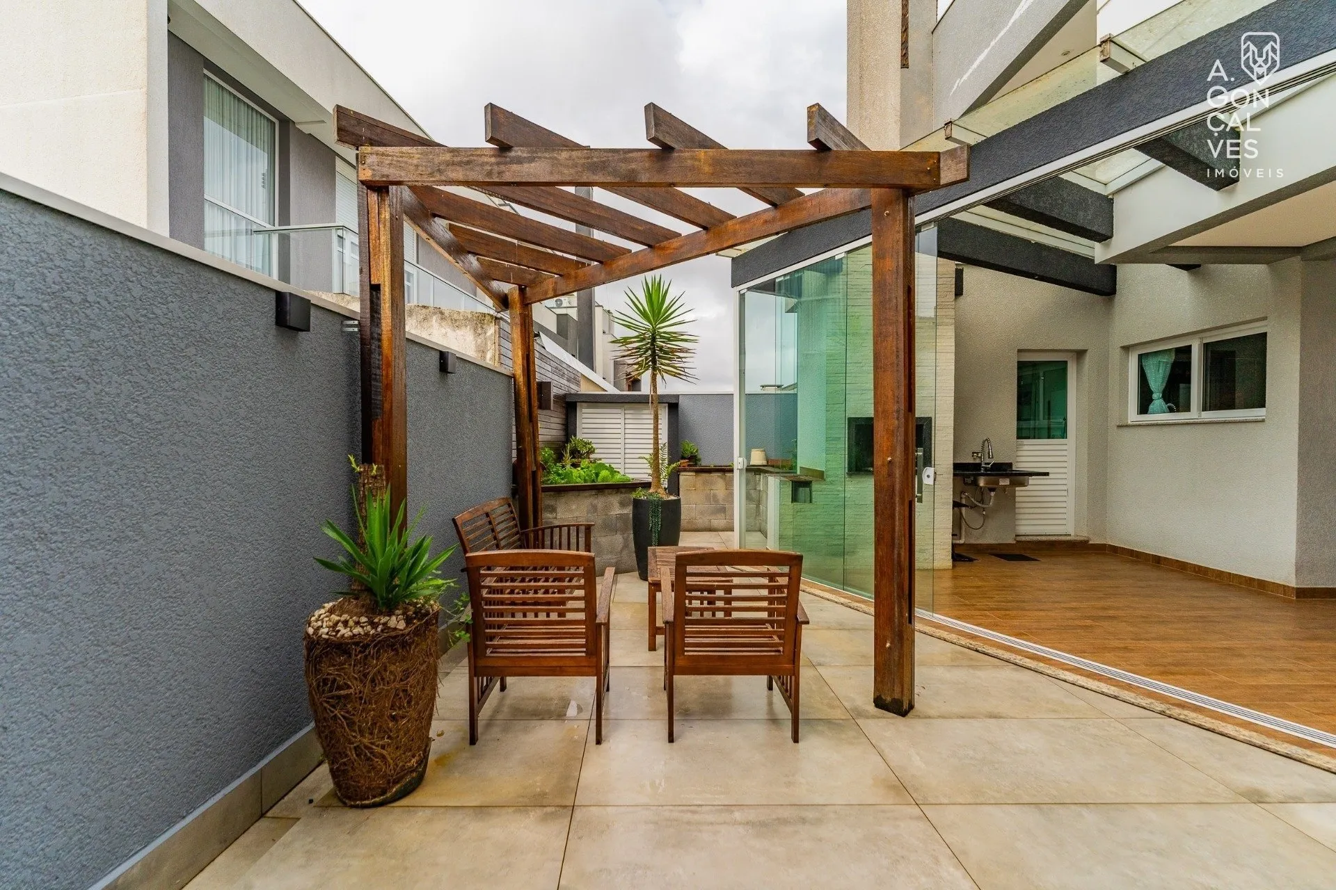Furnished house with 3 bedrooms and 4 bathrooms — photo 30