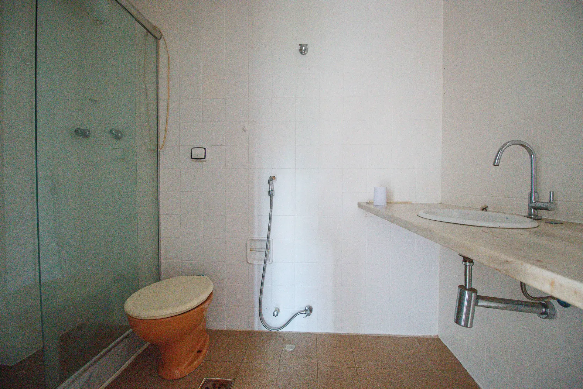 Unfurnished 2-bedroom apartment with 3 bathrooms — photo 34