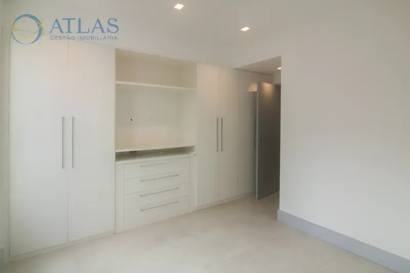 Apartamento, 90 m², com janelas do piso ao teto — photo 17