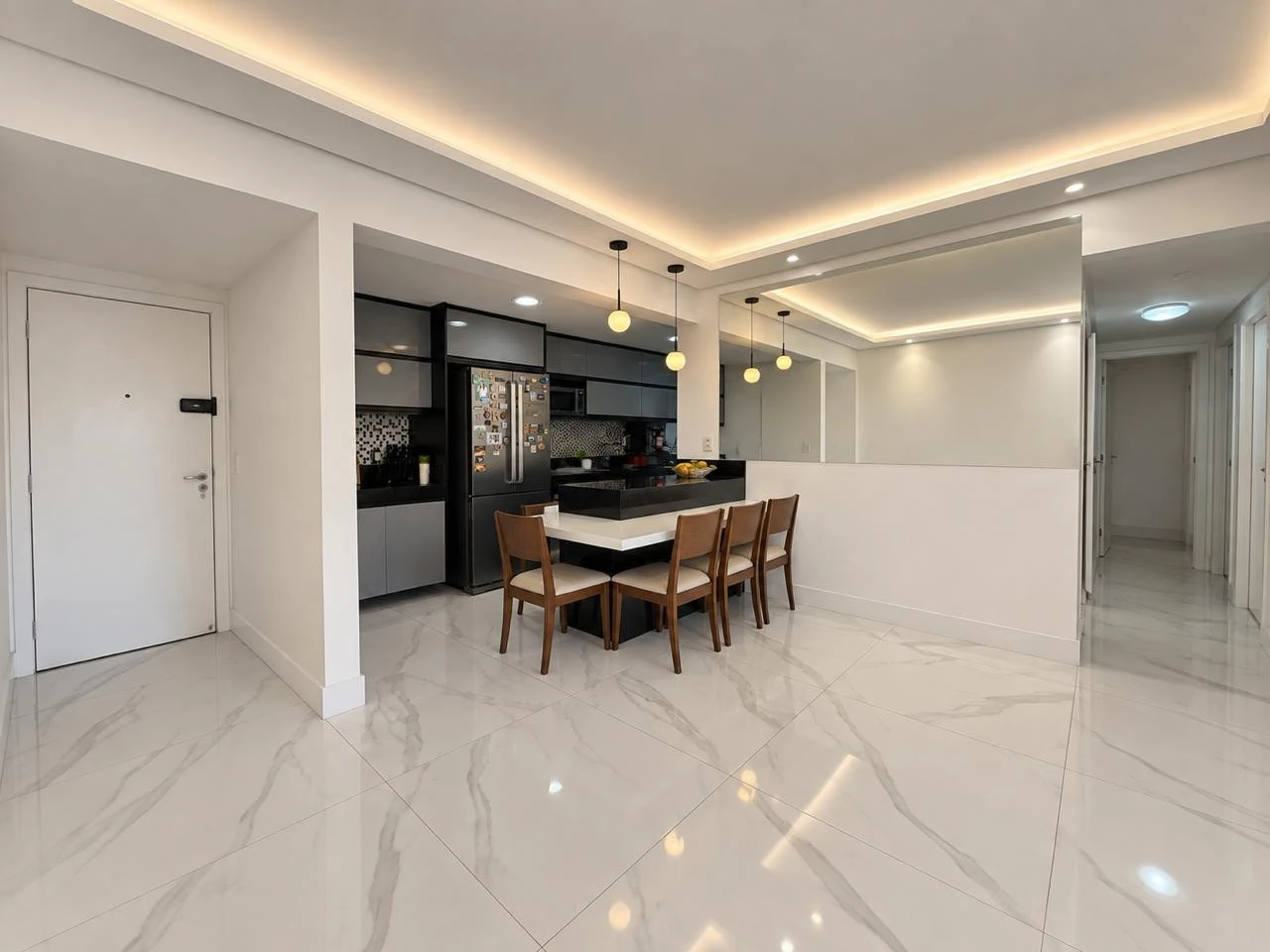 Walk-in closet in a 4-bedroom apartment, 115 m² — photo 2