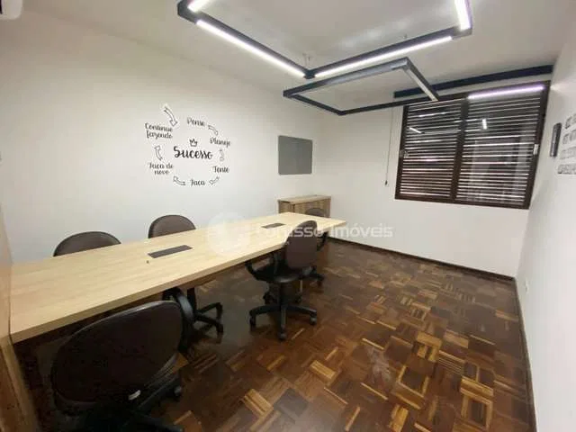 190 m² house with a bathtub and a home office — photo 3
