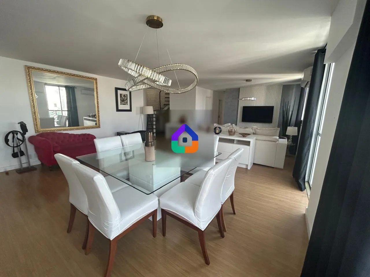Apartamento com 4 quartos e varanda fechada de vidro — photo 7