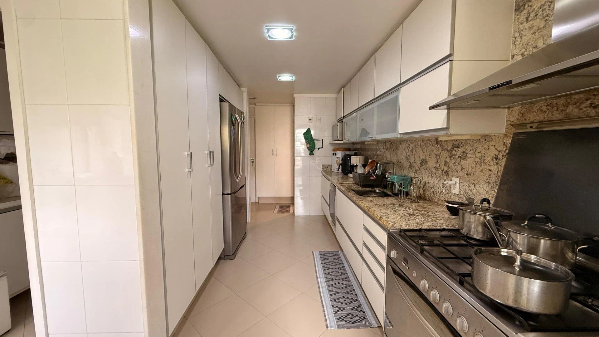 3-bedroom apartment with a washing machine in Rio de Janeiro — photo 9