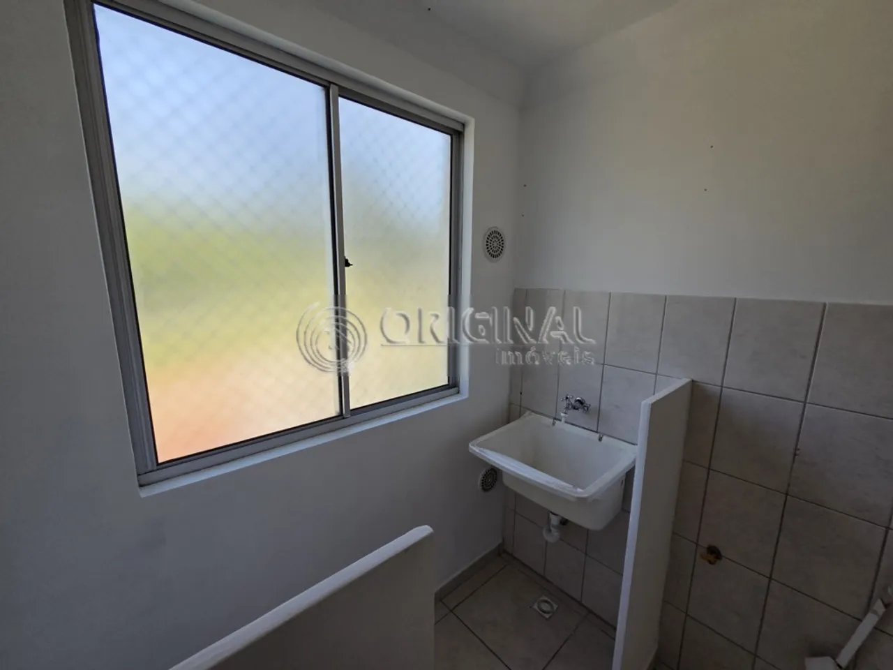 2-bedroom apartment with a closed-off kitchen — photo 6