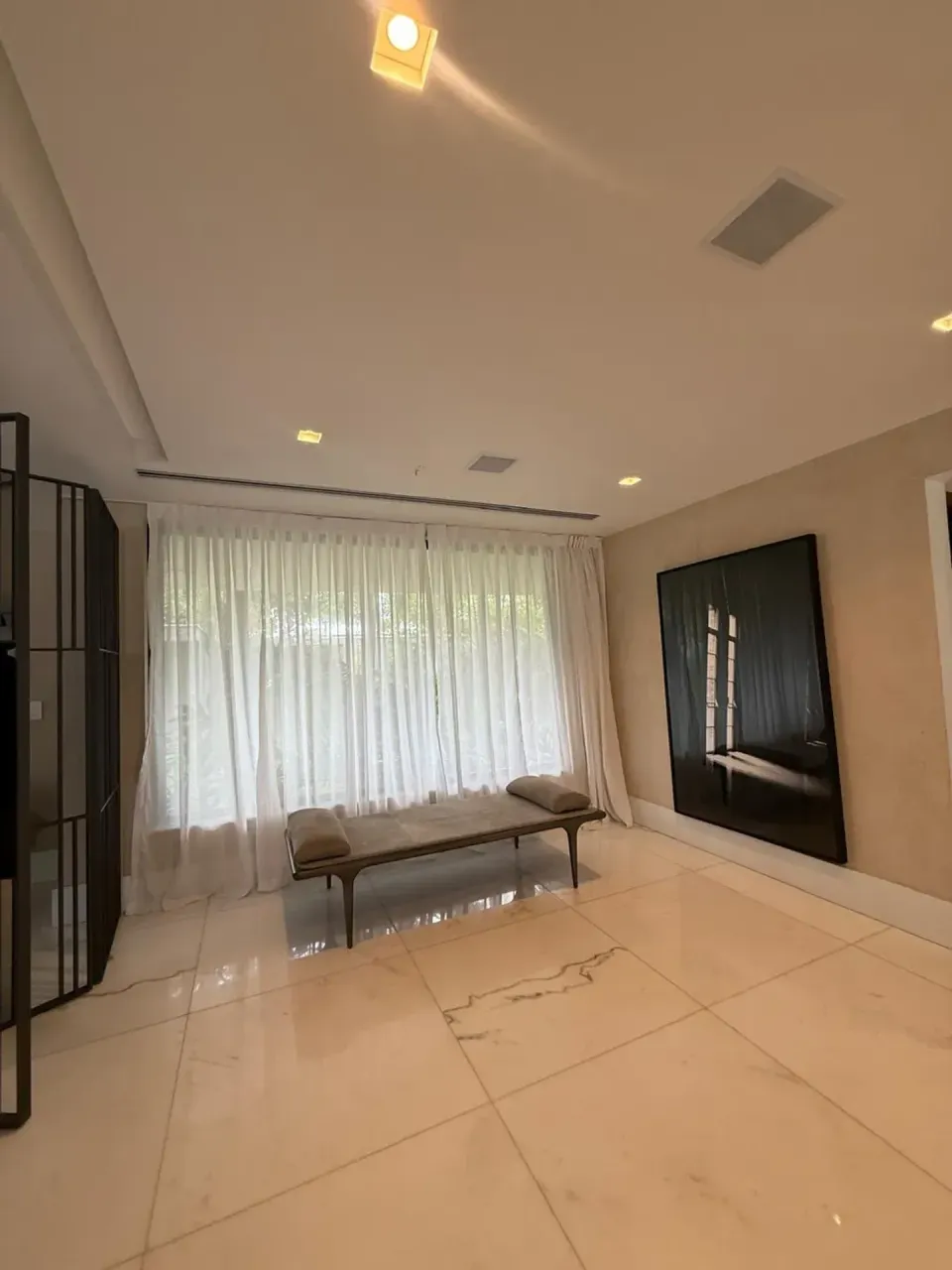 Furnished house with 5 bedrooms and 5 bathrooms