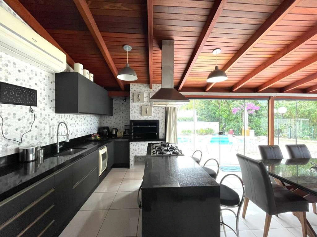 House with 5 bedrooms, gas kitchen and 600 m² — photo 2