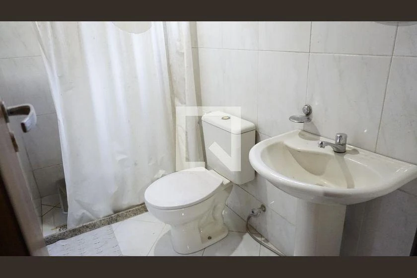 Облаштований будинок 245 м² з 4 спальнями та грилем на балконі — photo 19