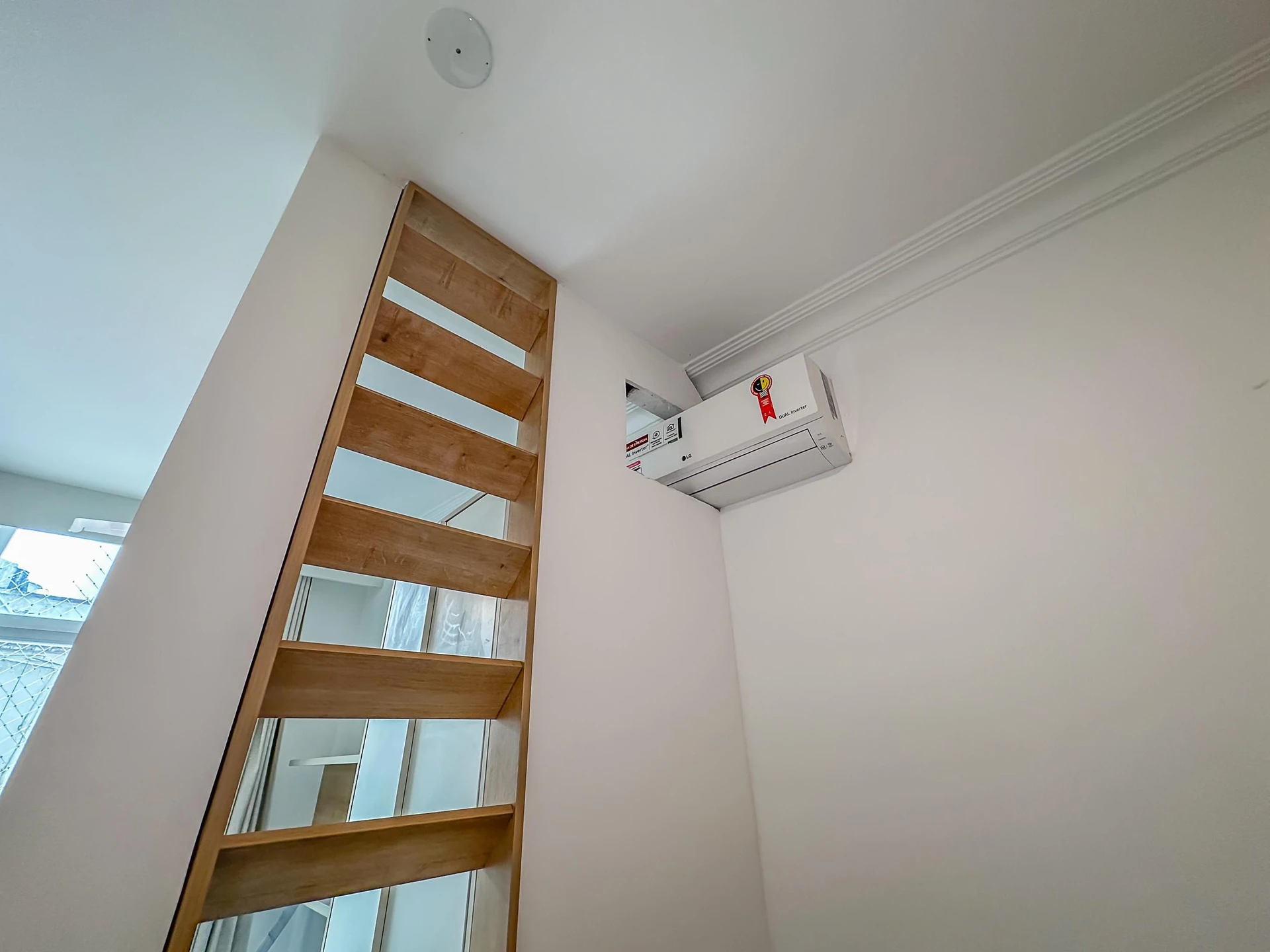Apartamento de 1 dormitorio con cocina abierta al salón — photo 17
