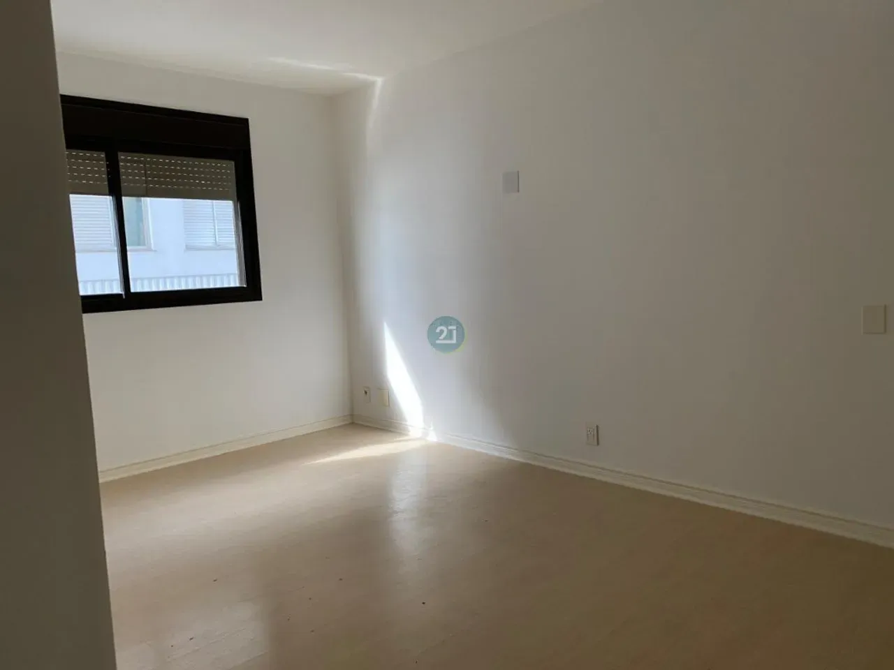 Apartamento de 230 m² con 3 suites y despacho — photo 6