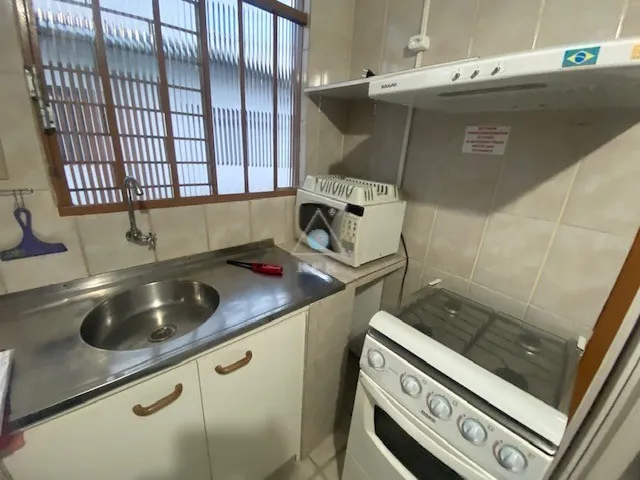 Furnished studio with a separate bedroom and 1 bathroom — photo 5
