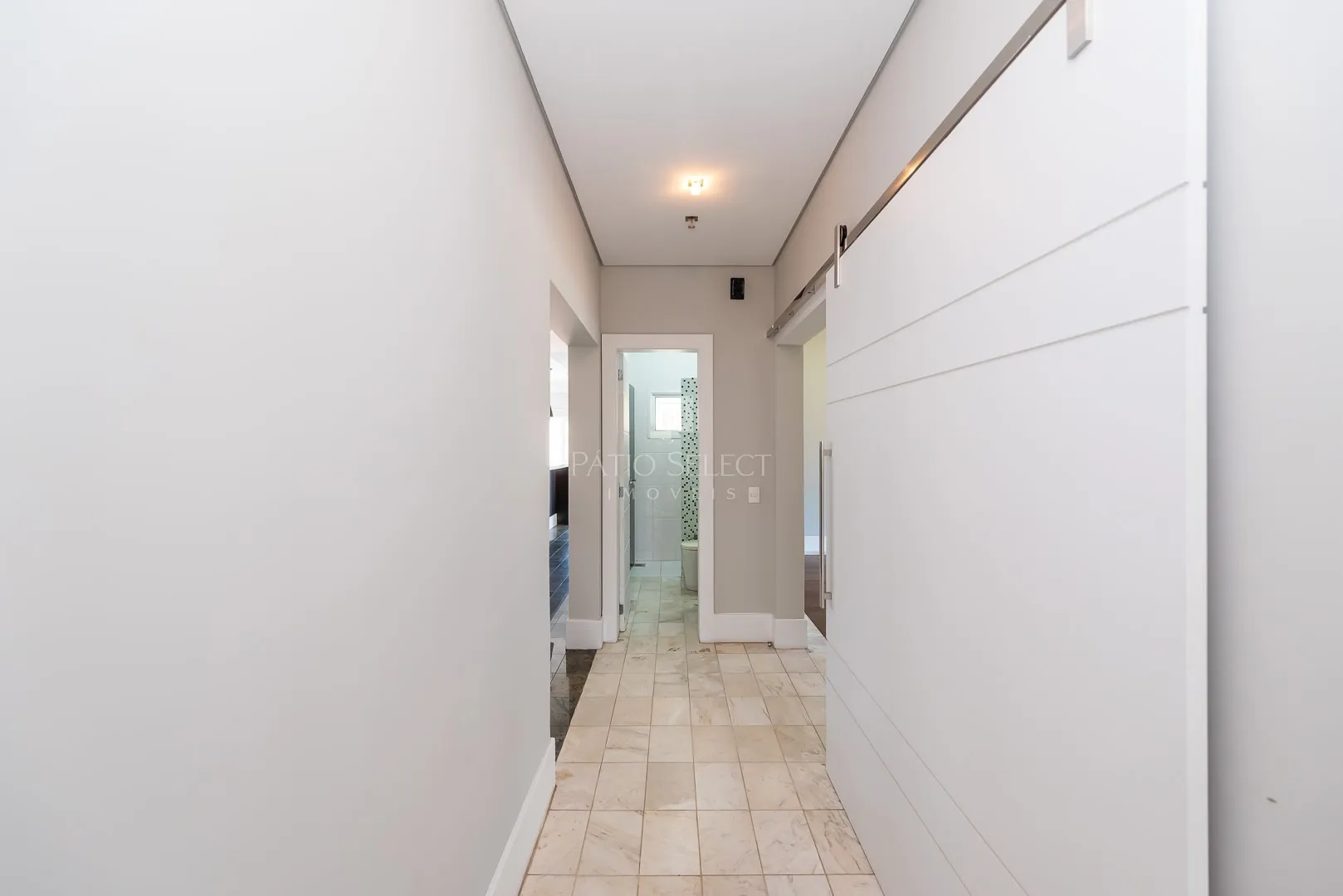Furnished house, 305 m², with a bathtub — photo 98