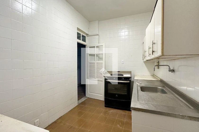 Деревянный пол или ламинат и 4 спальни: квартира 168 м² — photo 31