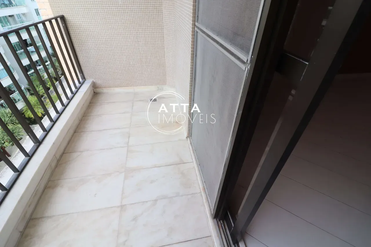 Apartamento com 3 quartos e varanda fechada — photo 2