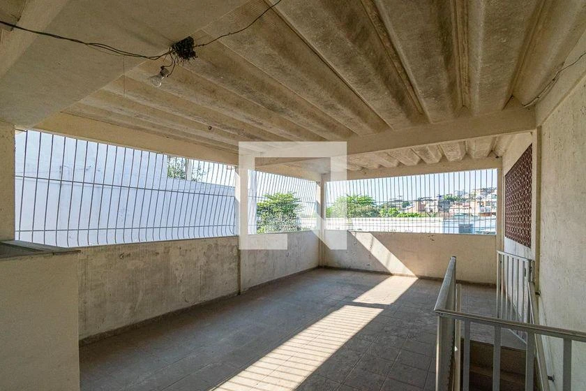 Casa amueblada con 3 dormitorios y 240 m² con balcón — photo 47