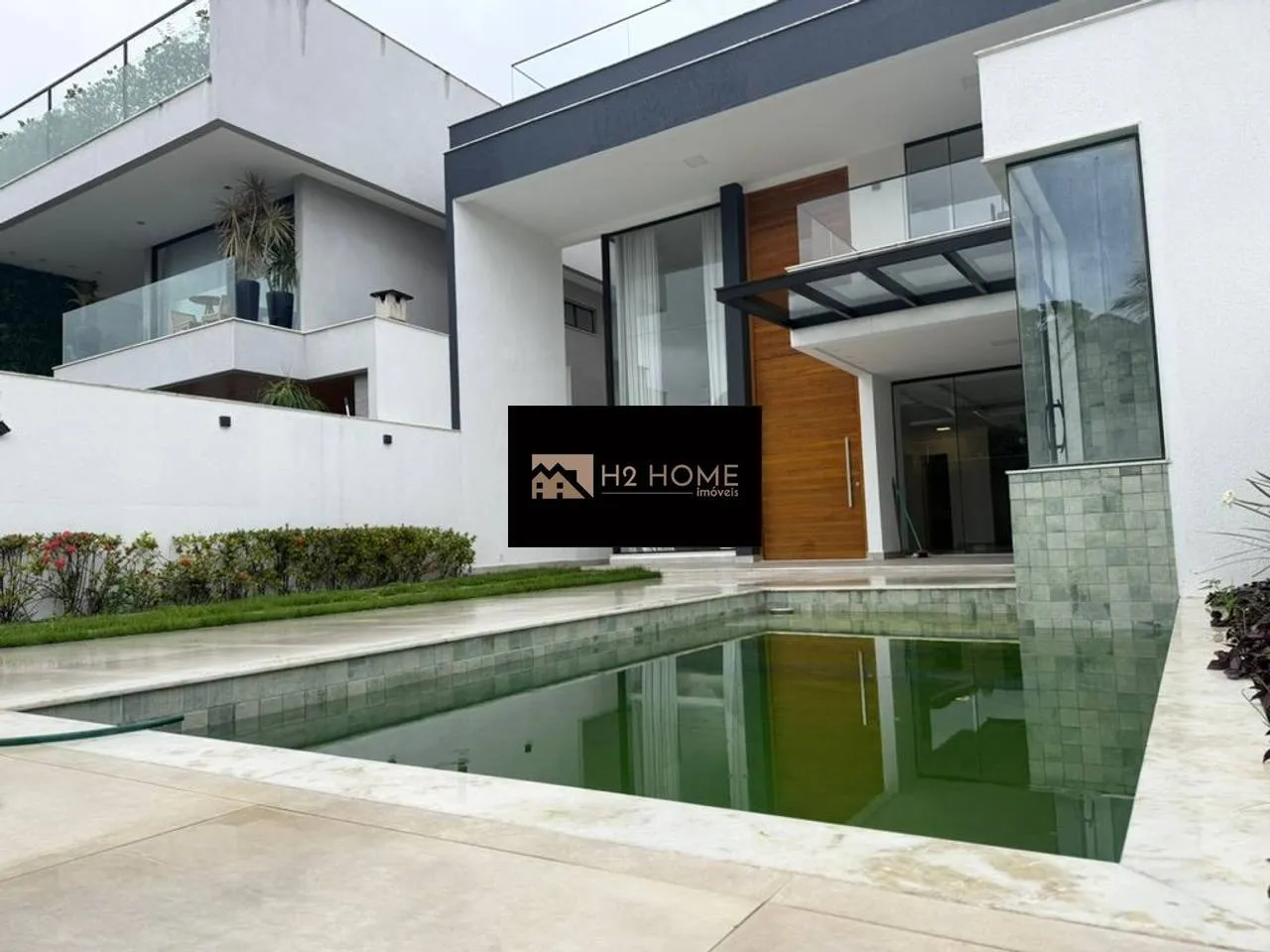 Garden in a 4-bedroom house, 290 m² — photo 30