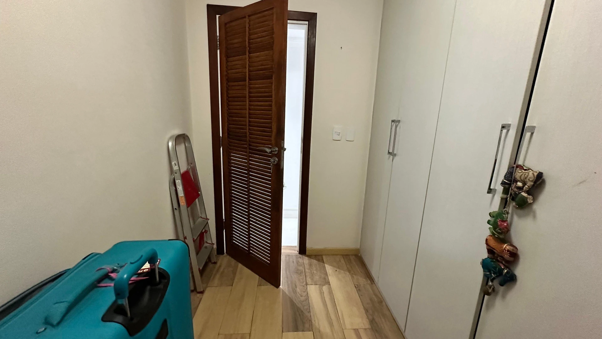 300 m² apartment with a washing machine and a dishwasher — photo 7