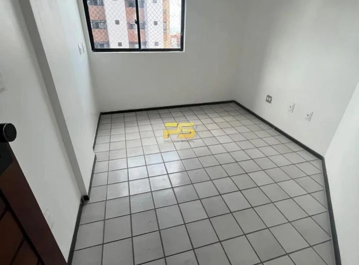 190 m² apartment with 4 bedrooms and a balcony — photo 3