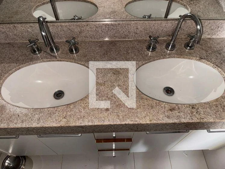 Квартира з 2 спальнями, у будинку є тренажерний зал — photo 41