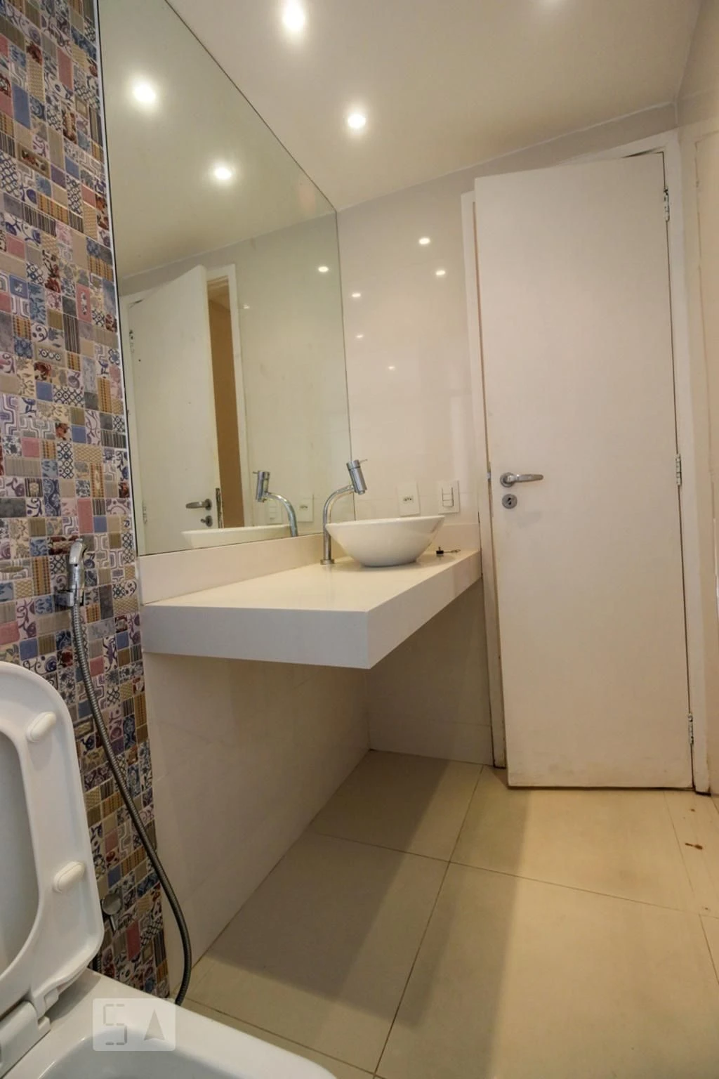 Furnished apartment, 90 m², with a glass-enclosed balcony — photo 6