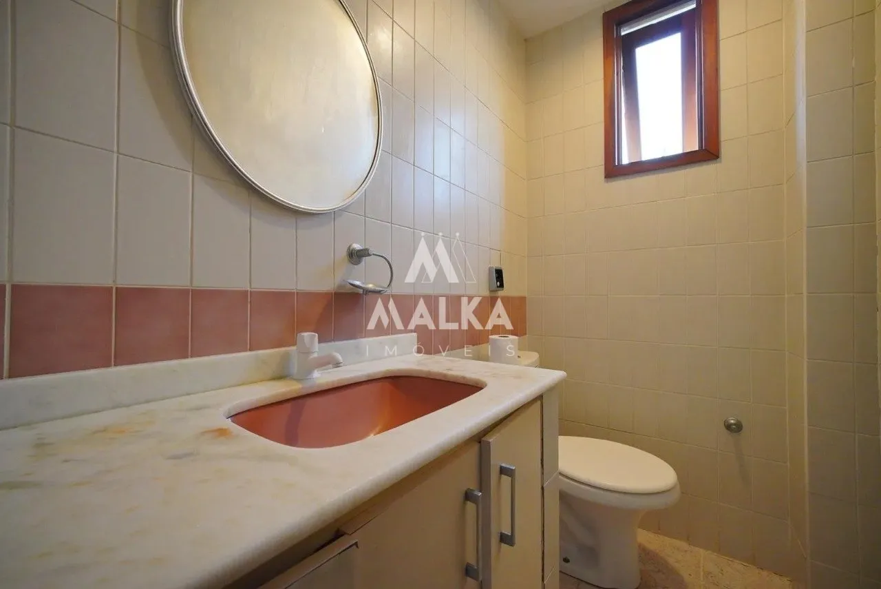 180 m² house with a mountain view and a home office — photo 27