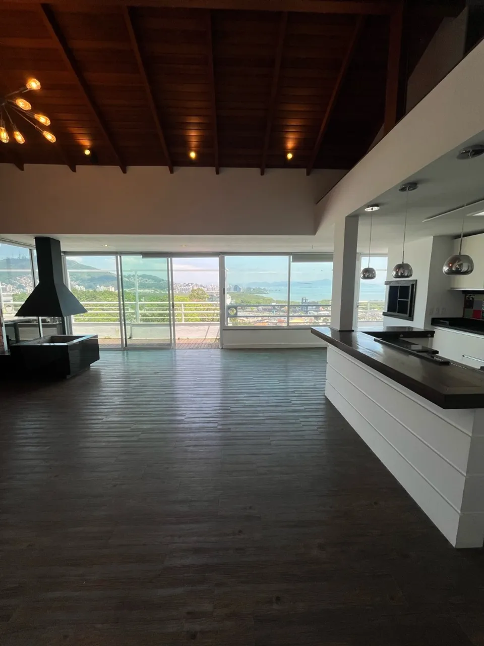 3-bedroom apartment in a building with a gym — photo 3