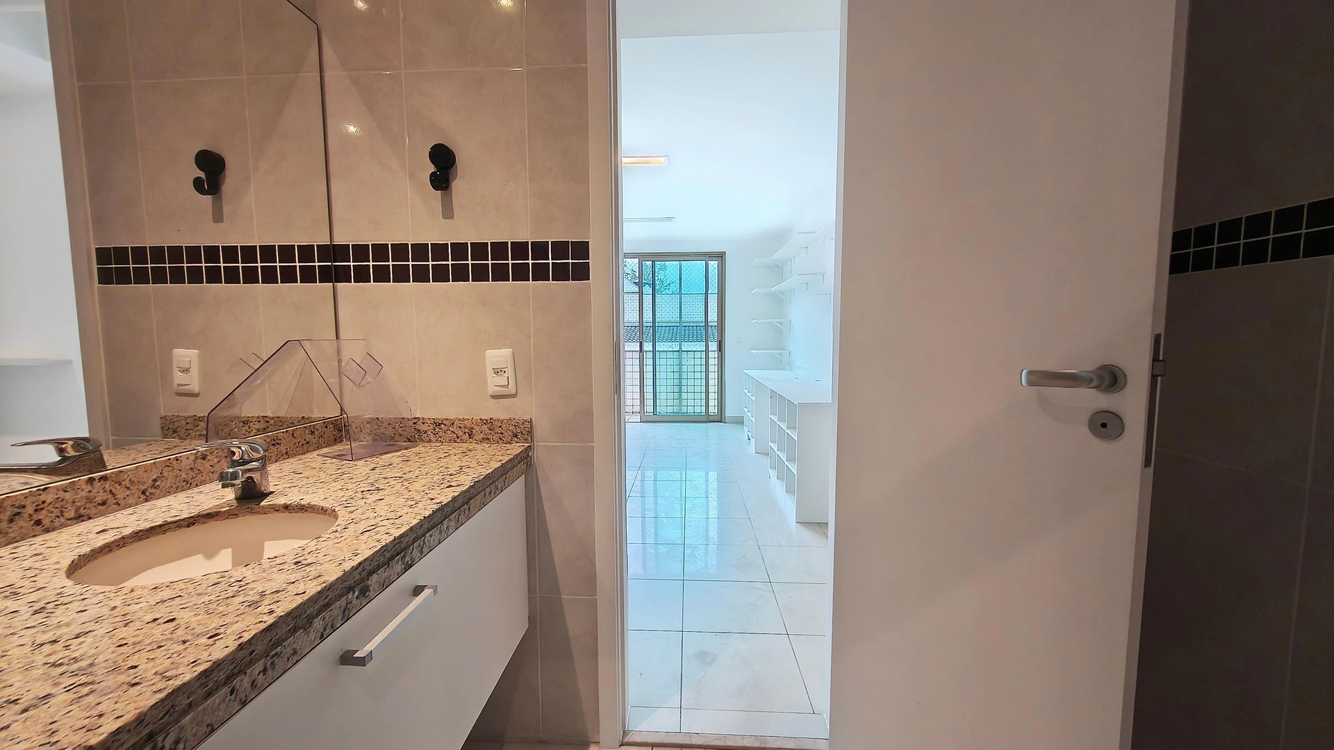 5-bedroom apartment with a washing machine in Rio de Janeiro — photo 3