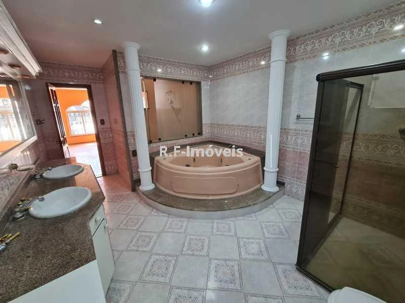 Triplex house with 4 bedrooms and 4 bathrooms — photo 21