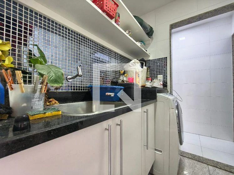 Dishwasher in a 4-bedroom house, 220 m² — photo 30