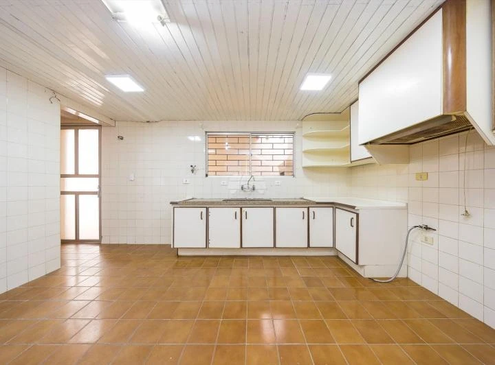 House with 4 bedrooms and 1 en-suite, 151 m² — photo 8