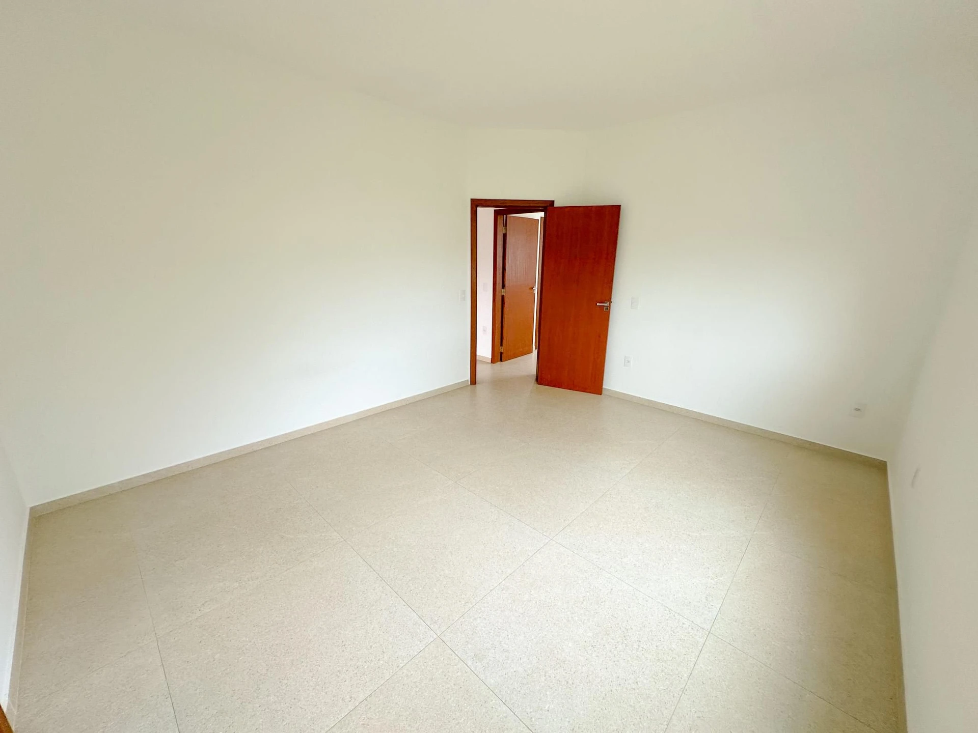 Garden in a 4-bedroom house, 194 m² — photo 44