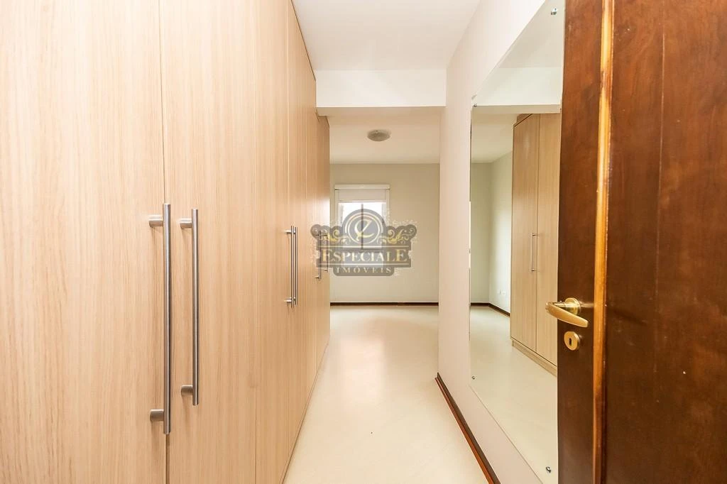167 m² apartment with a grill on the balcony and a bathtub — photo 40