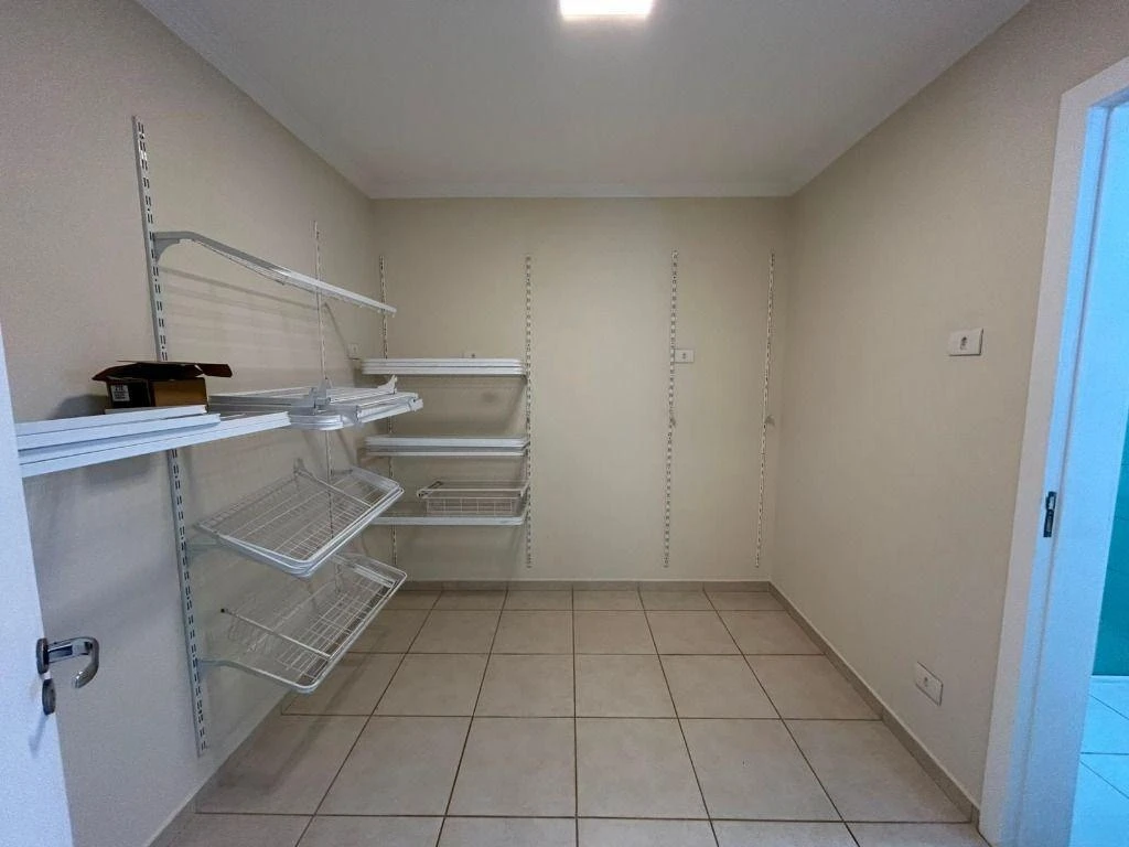 Unfurnished house with gas kitchen and 2 parking spaces — photo 42