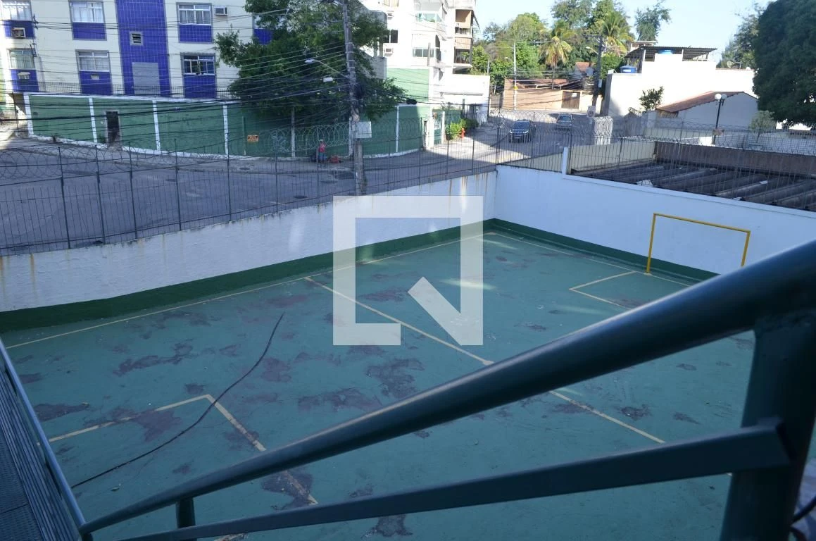 3-bedroom apartment in a building with a pool — photo 20