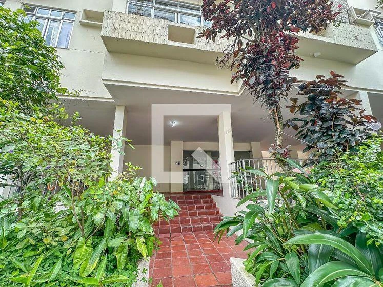2-bedroom apartment with a mountain view — photo 36