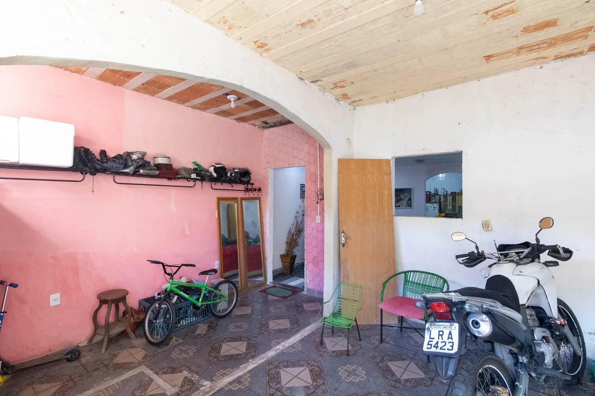 Casa mobiliada com 3 quartos e cozinha com fogão a gás — photo 7