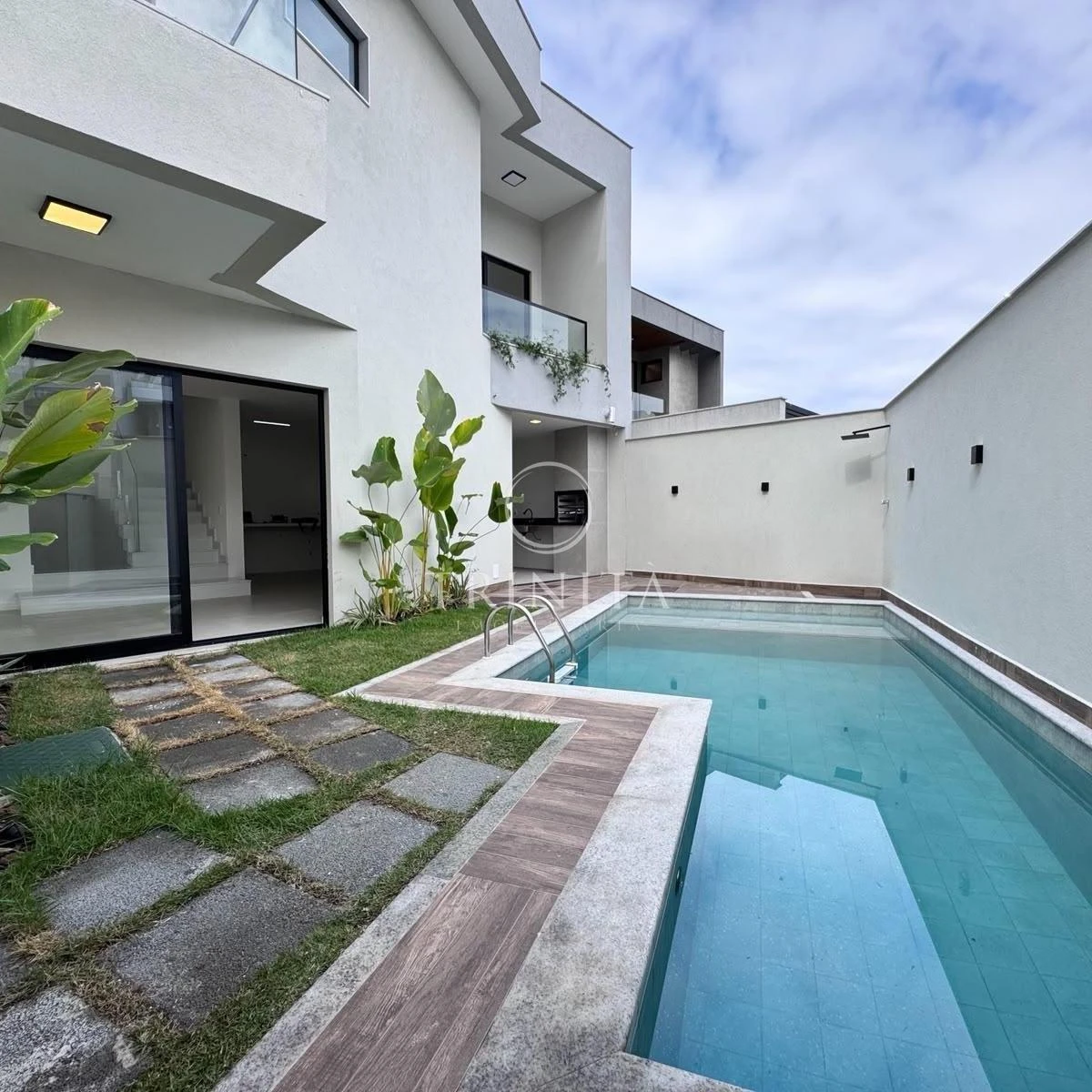 House, 210 m², with a grill on the balcony — photo 4