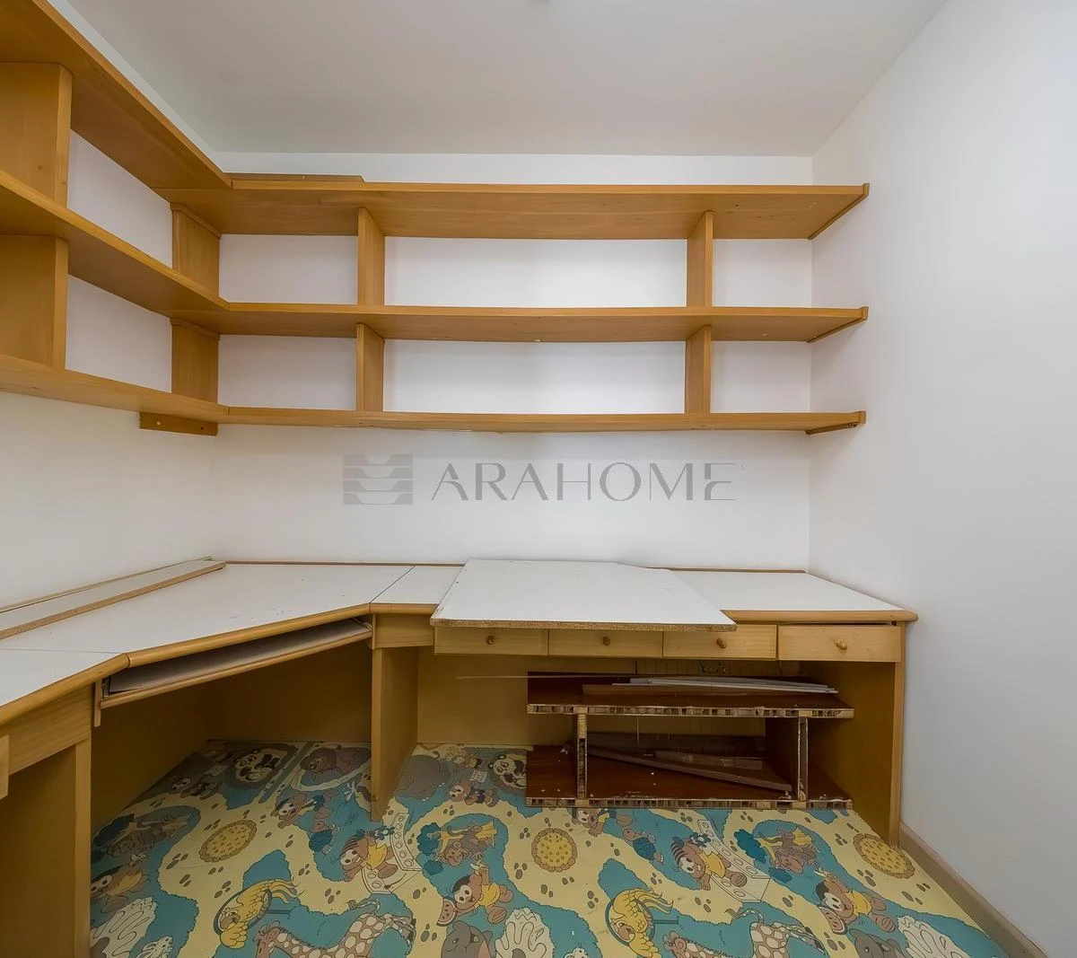 4-bedroom apartment with a bathtub in Curitiba — photo 16