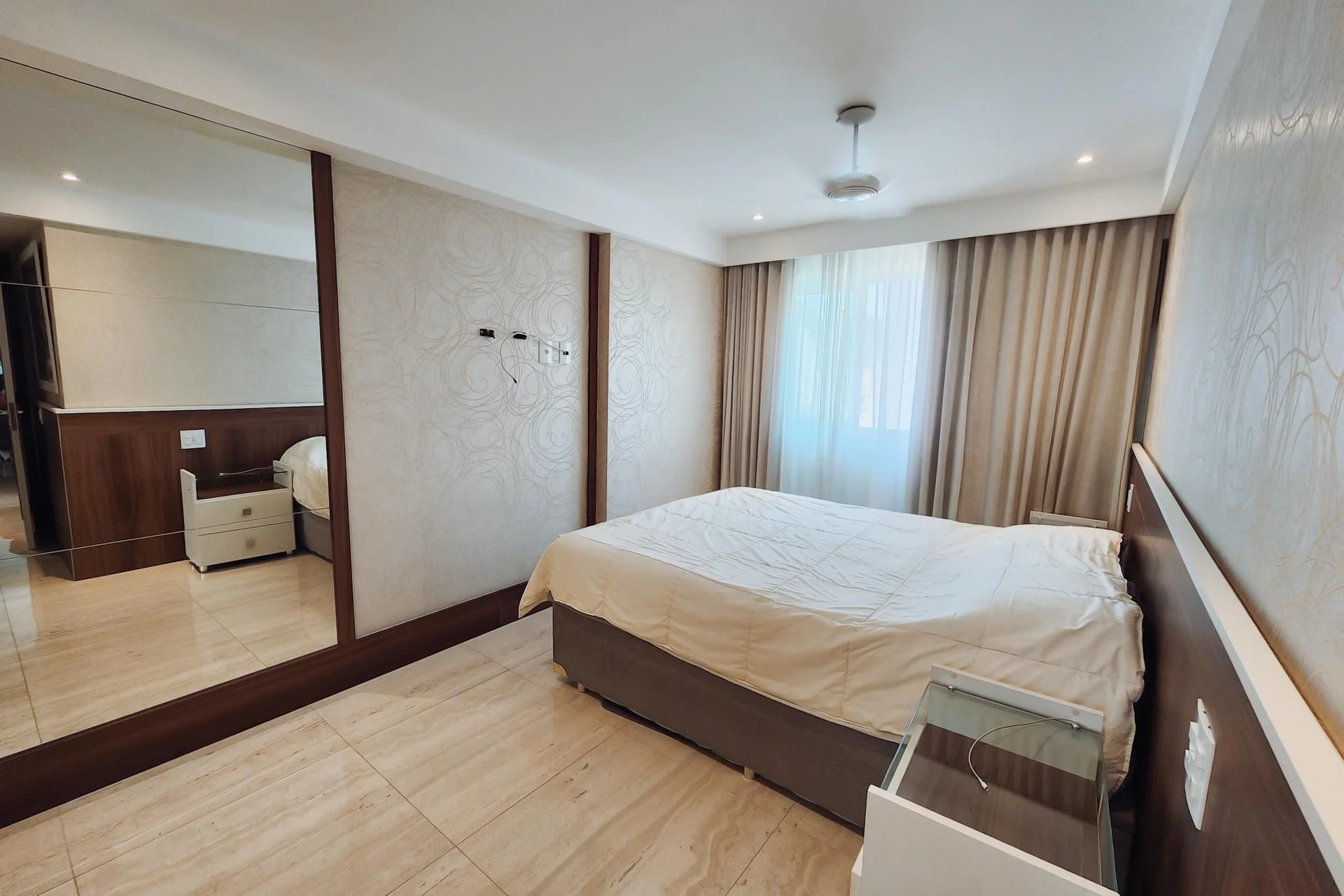 3-bedroom apartment with an ensuite suite and 2 parking — photo 3