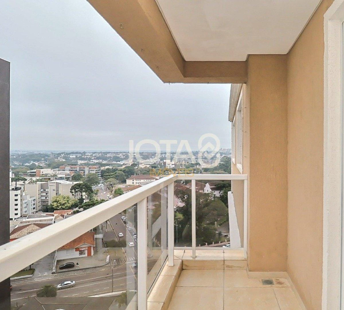 2-bedroom apartment with a glass-enclosed balcony — photo 11