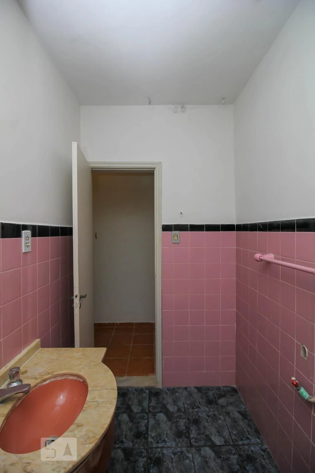 Unfurnished 2-bedroom apartment with 1 bathroom — photo 8