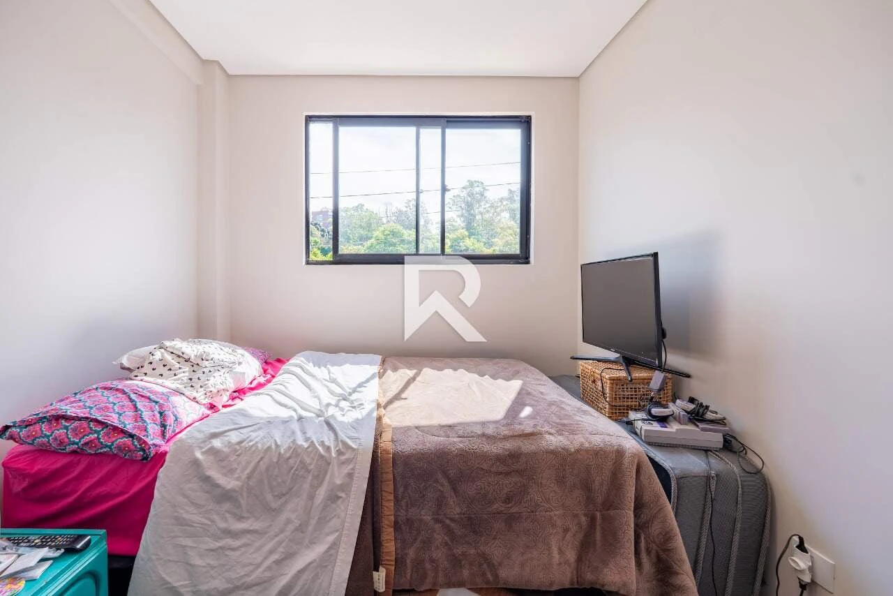 2-bedroom apartment with a walk-in closet in Curitiba — photo 7
