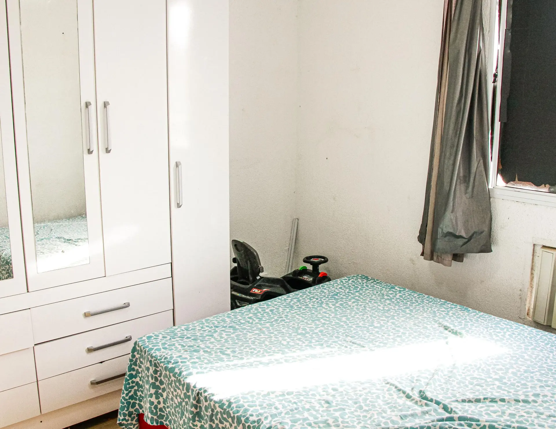 Furnished 2-bedroom apartment with open-plan kitchen — photo 2