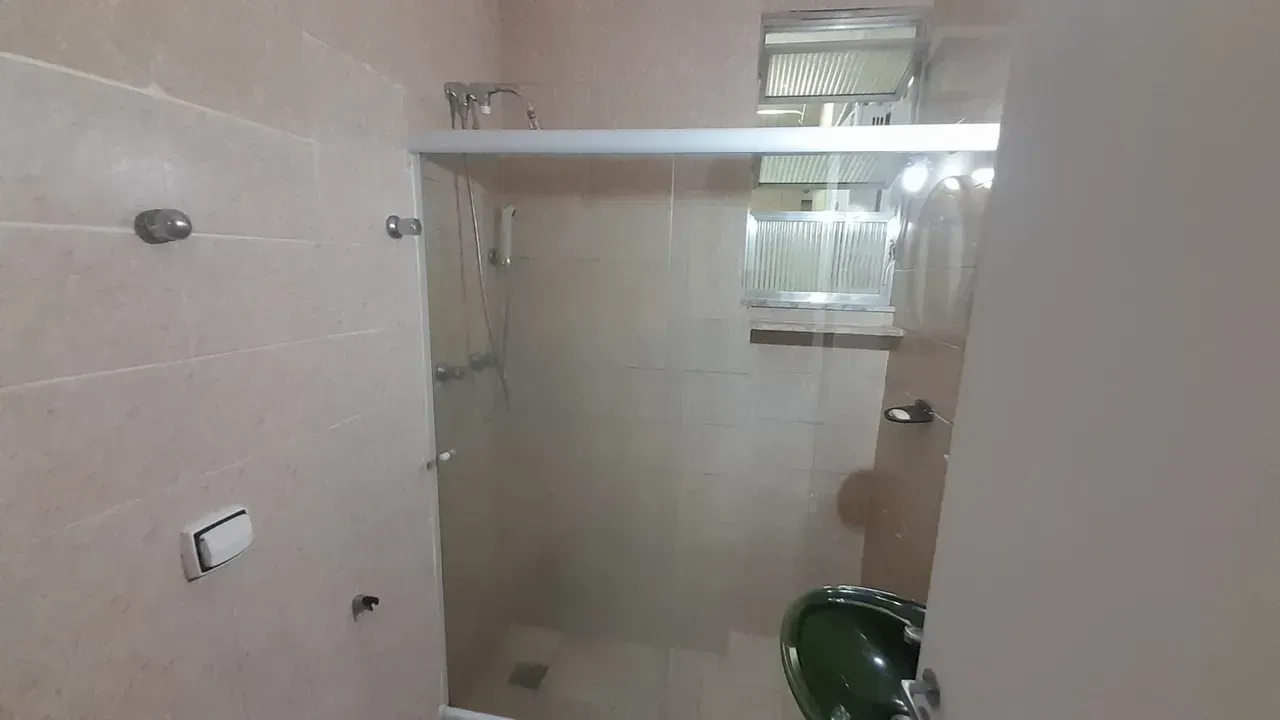 Apartamento com 2 quartos e box no banheiro — photo 5