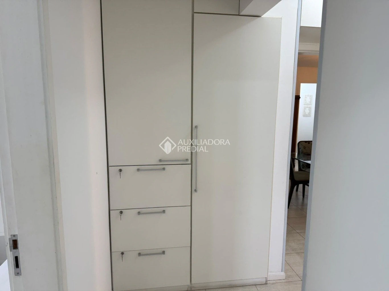 Furnished apartment, 105 m², with a grill on the balcony — photo 16