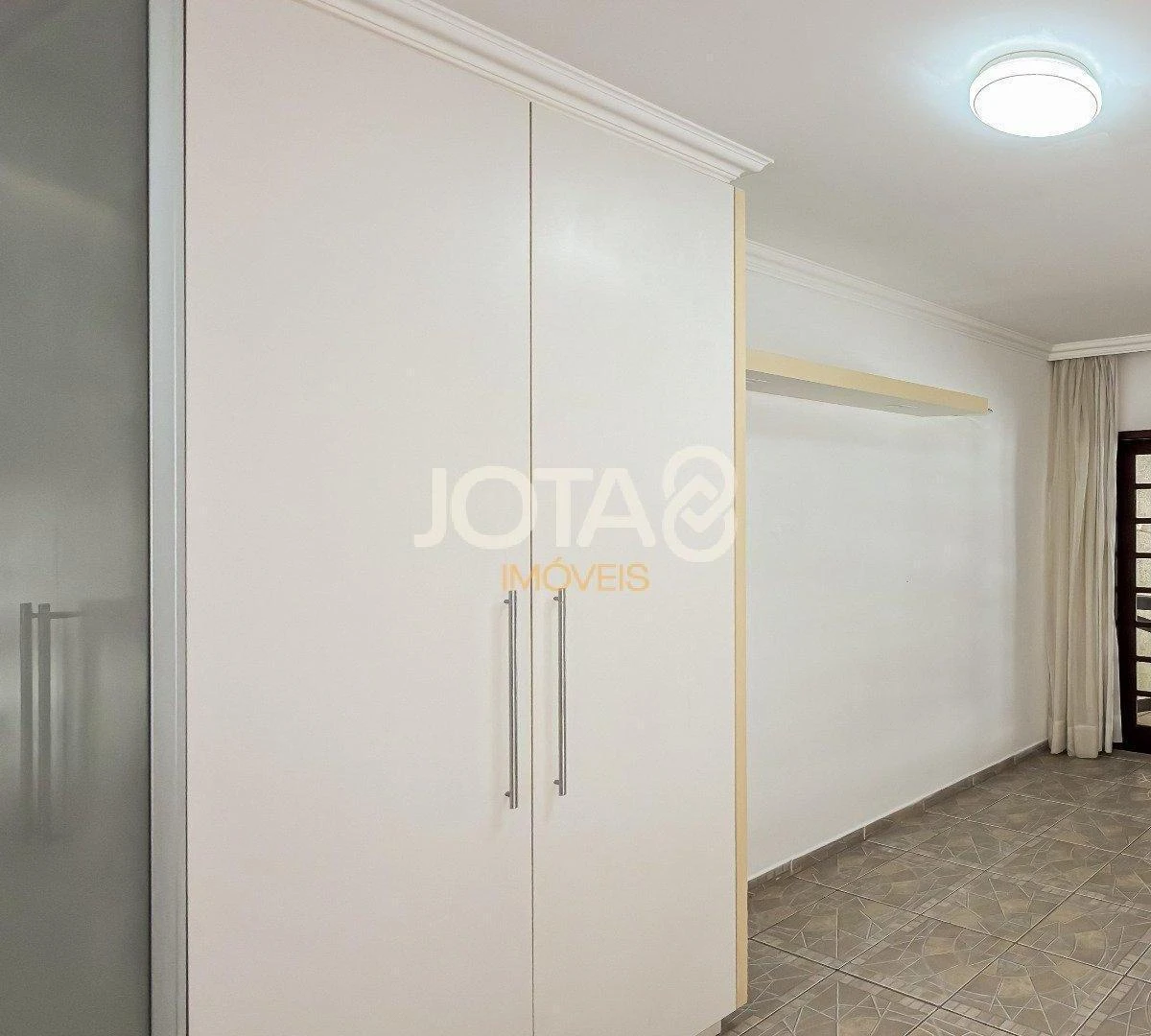 Ванна та 3 спальні: будинок 300 м² — photo 17