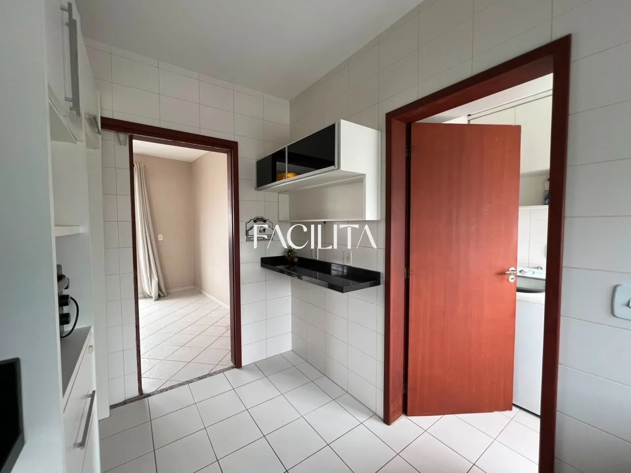 1st-floor apartment with 2 bedrooms and 1 en-suite — photo 5
