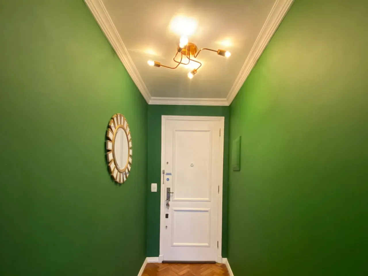 Apartment on the 7th floor with wood or laminate floors — photo 6