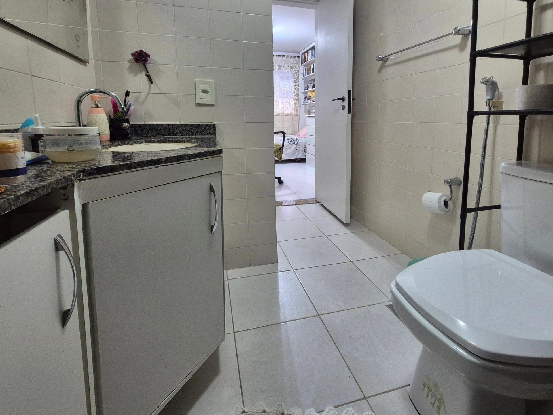 80 m² apartment with a mountain view and a washing machine — photo 36