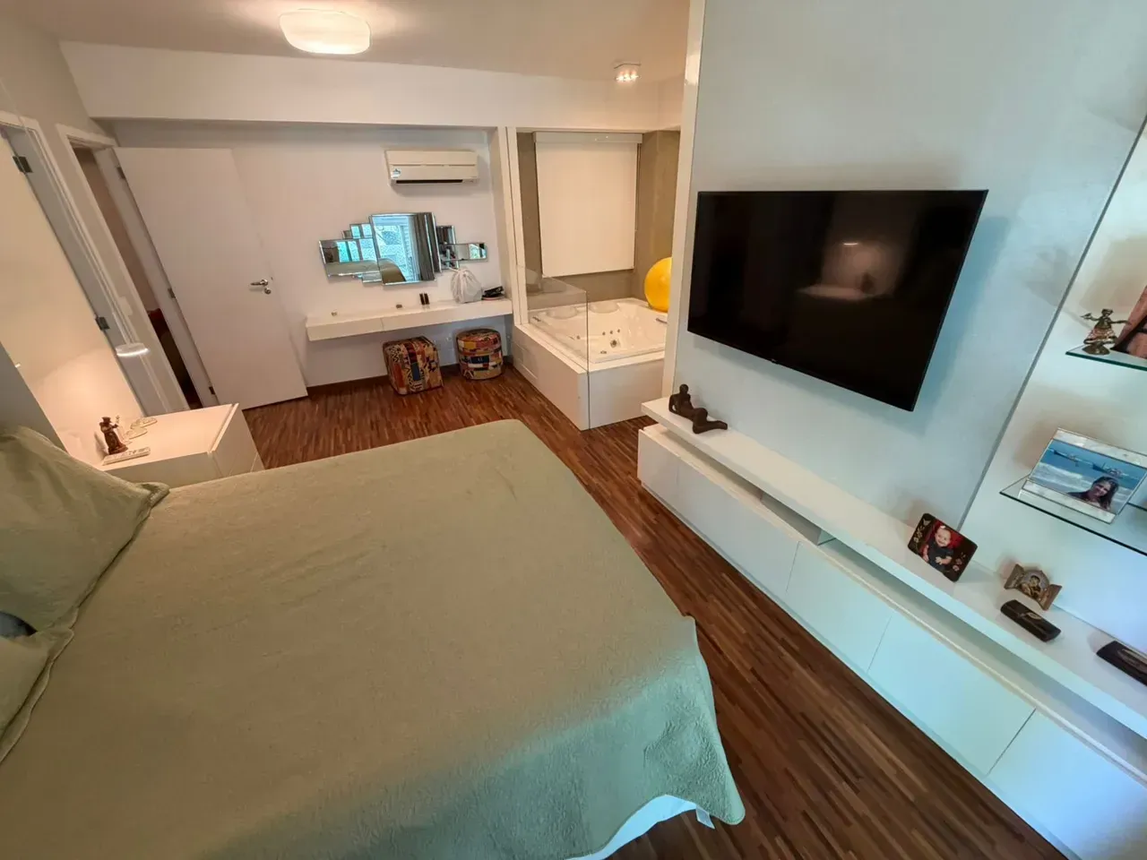 Apartamento com 3 quartos, 3 banheiros e varanda fechada — photo 2