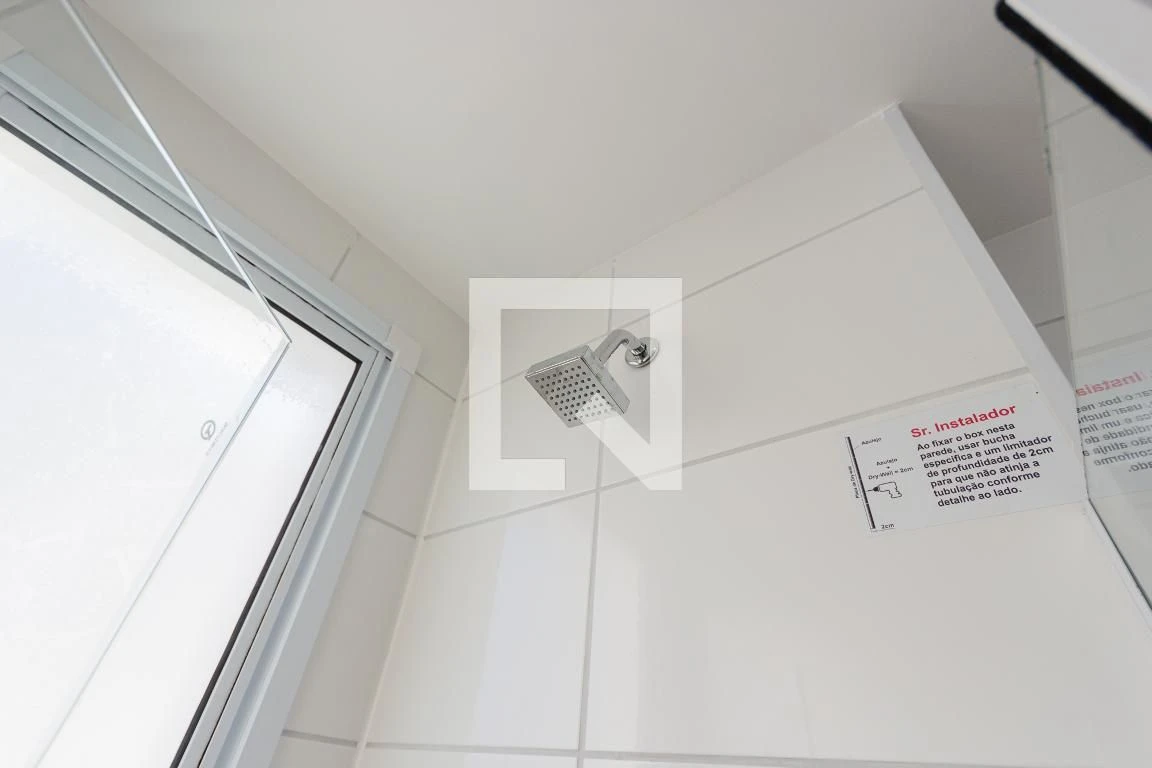 2-bedroom apartment with open-plan kitchen and living room — photo 4